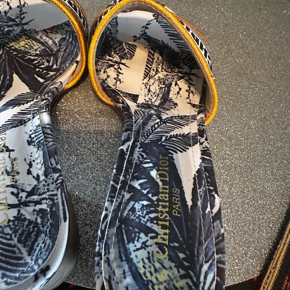 Cute Used Slides - Picture 2 of 4